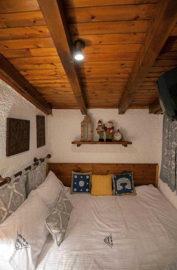 Dandy Villas Agoriani - Chalet Ivoni - Fireplace Eptalofos Bagian luar foto