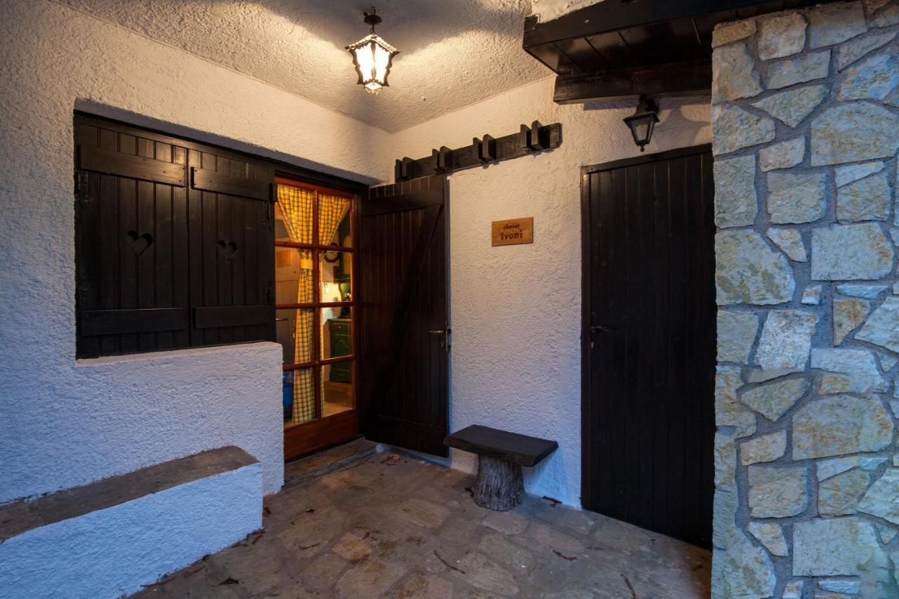 Dandy Villas Agoriani - Chalet Ivoni - Fireplace Eptalofos Bagian luar foto